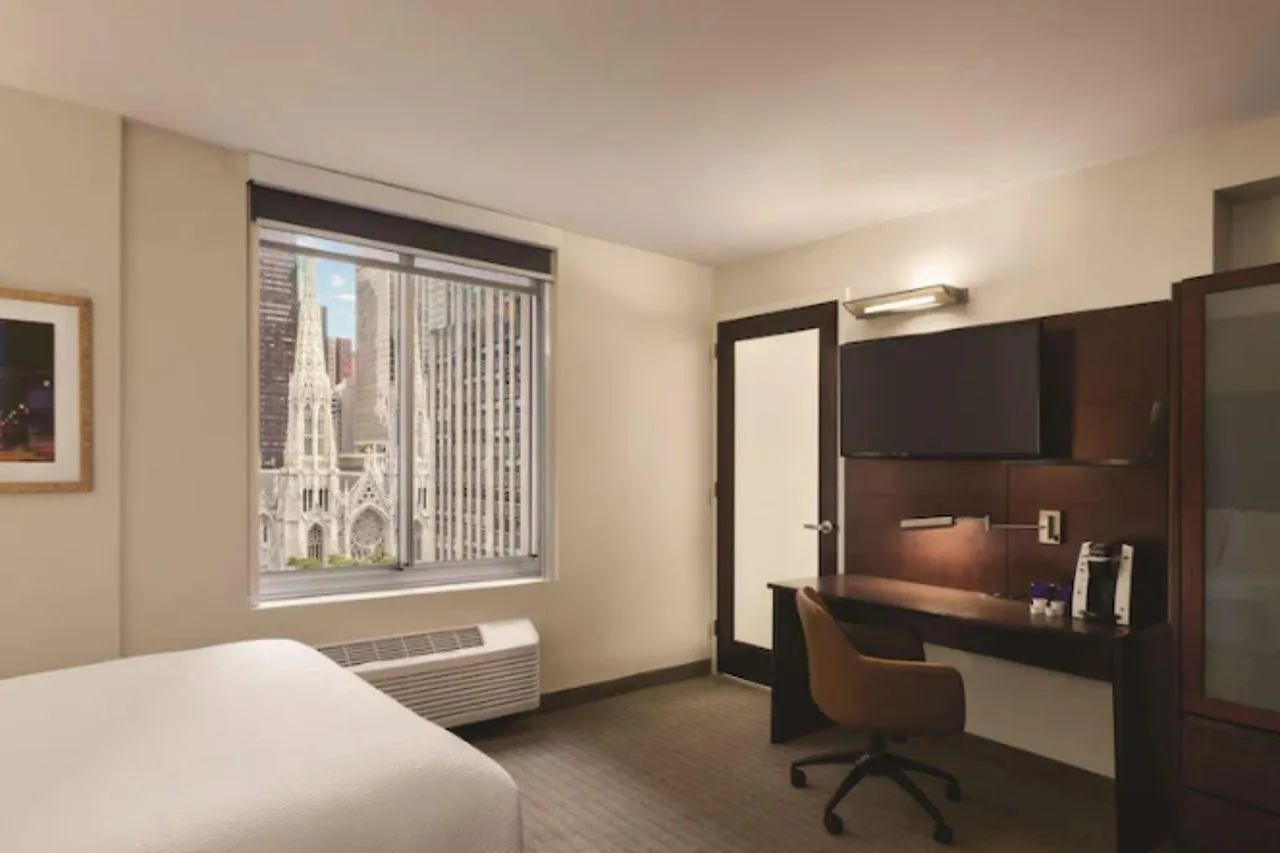Hotel Doubletree By Hilton New York Midtown Fifth Ave 4*,  Stati Uniti